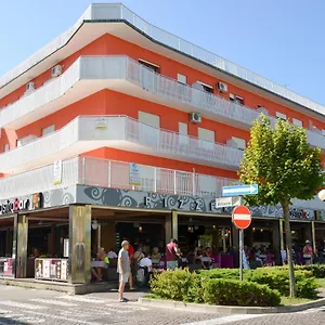 Mariella , Bibione Olaszország
